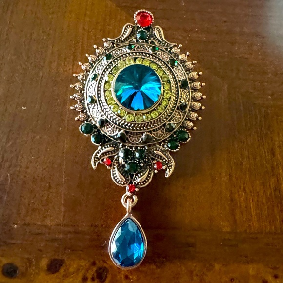 European, Baroque Sparkling Rhinestones Brooch, Lapel Pin, Vintage inspired - Picture 6 of 7